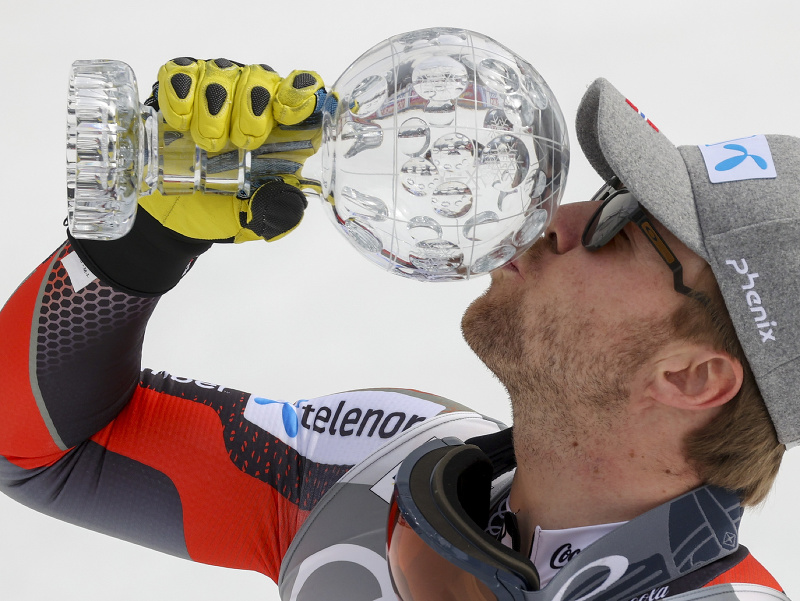 Nórsky lyžiar Aleksander Aamodt Kilde získal malý glóbus za super-G