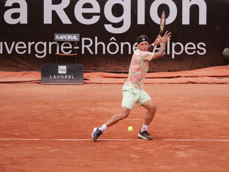 Slovenský tenista Alex Molčan počas turnaja v Lyone