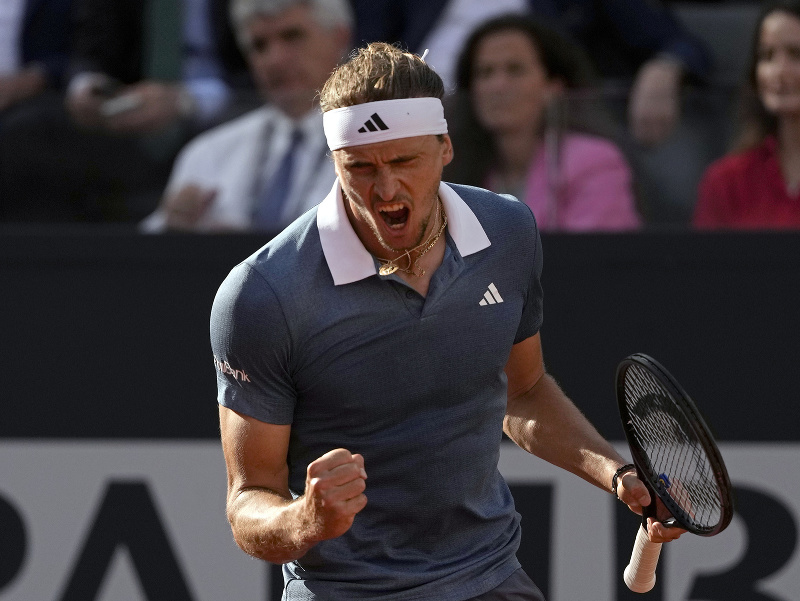 Alexander Zverev oslavuje celkový triumf na turnaji v Ríme