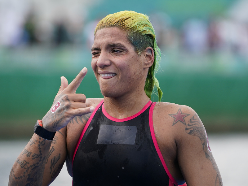 Brazílska diaľková plavkyňa Ana Marcela Cunhová získala v Tokiu zlatú medailu na 10 km trati