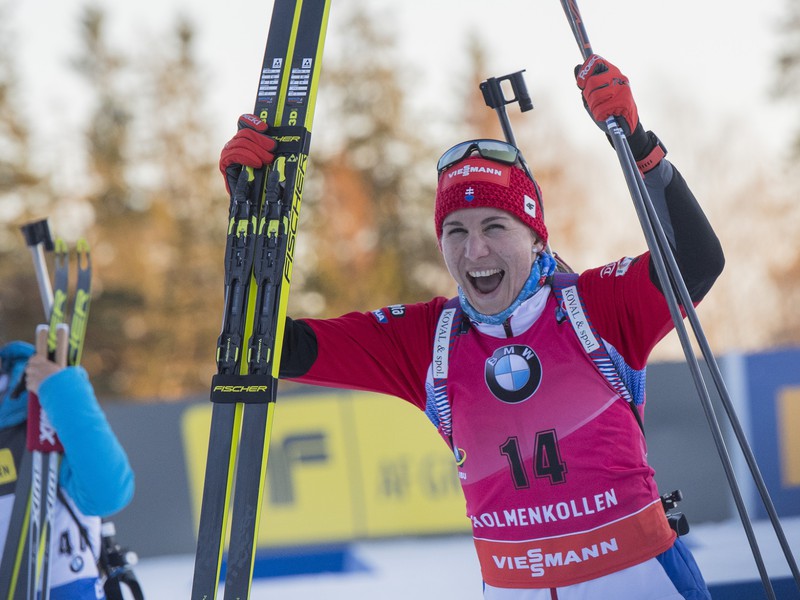 Na snímke slovenská biatlonistka Anastasia Kuzminová sa teší po víťazstve v šprinte