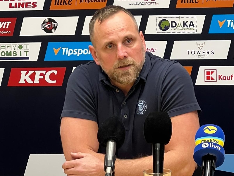 Tréner HK Nitra Andrej Kmeč