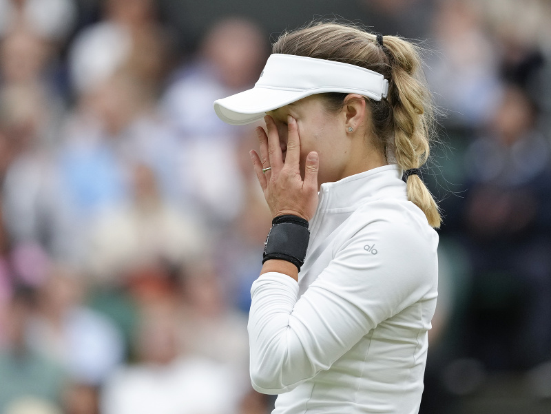 Ruská tenistka Anna Kalinská počas wimbledonského osemfinále