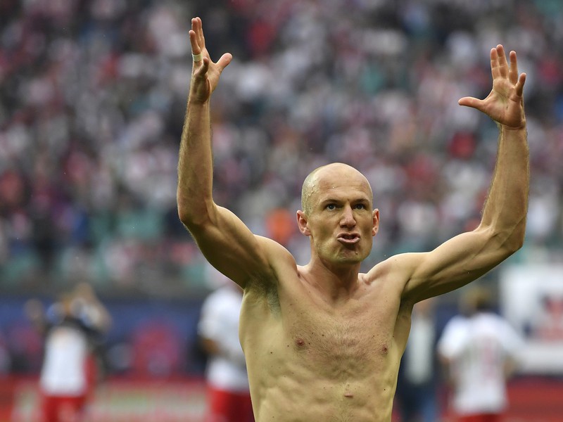 Arjen Robben oslavuje víťazný gól