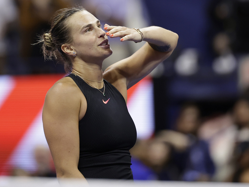 Bieloruská tenistka Aryna Sabalenková sa raduje z postupu do semifinále US Open
