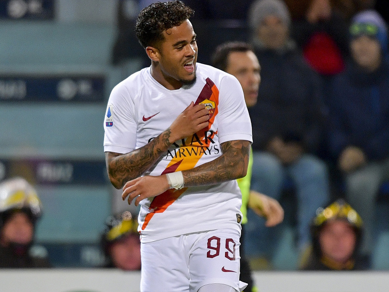 Oslavujúci Justin Kluivert