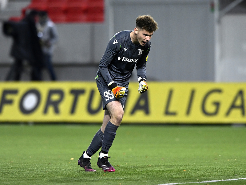 Na snímke slovenský brankár Michal Kukučka