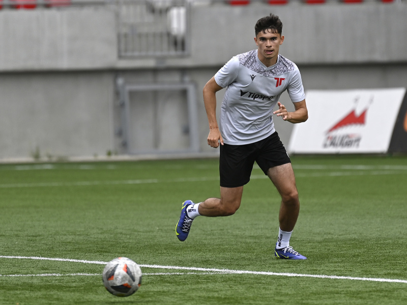 Na snímke hráč futbalového klubu AS Trenčín Lucas Demitra počas štartu letnej prípravy klubu
