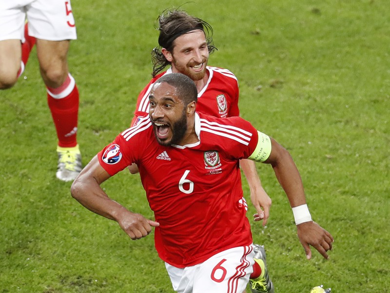 Ashley Williams a jeho gólová radosť 