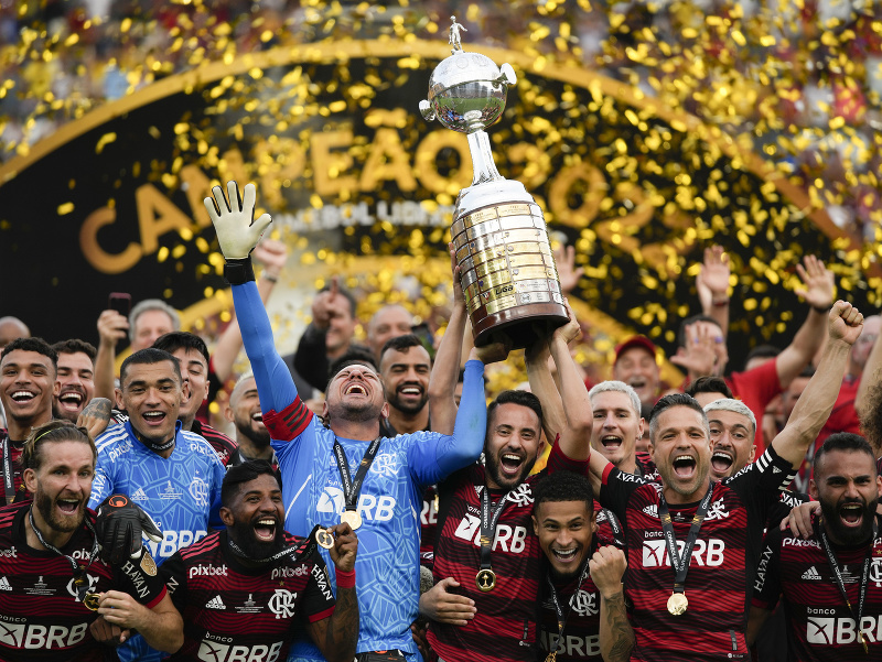 Hráči Flamenga oslavujú triumf v Copa Libertadores de América