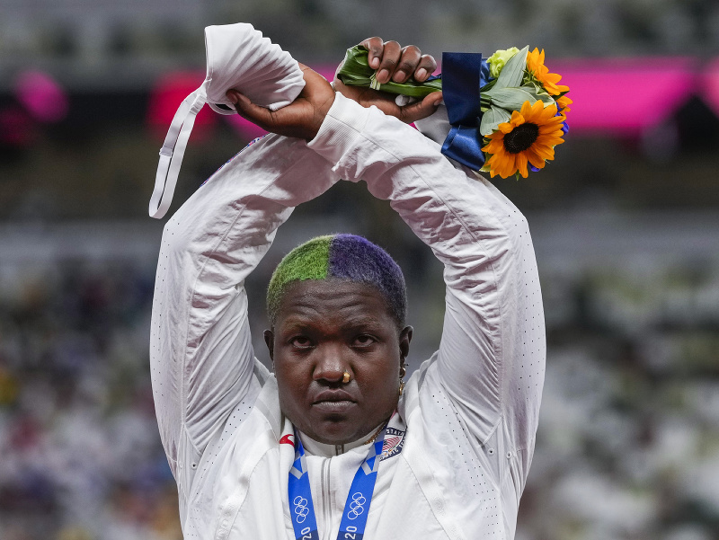 Strieborná olympijská medailistka vo vrhu guľou Raven Saundersová