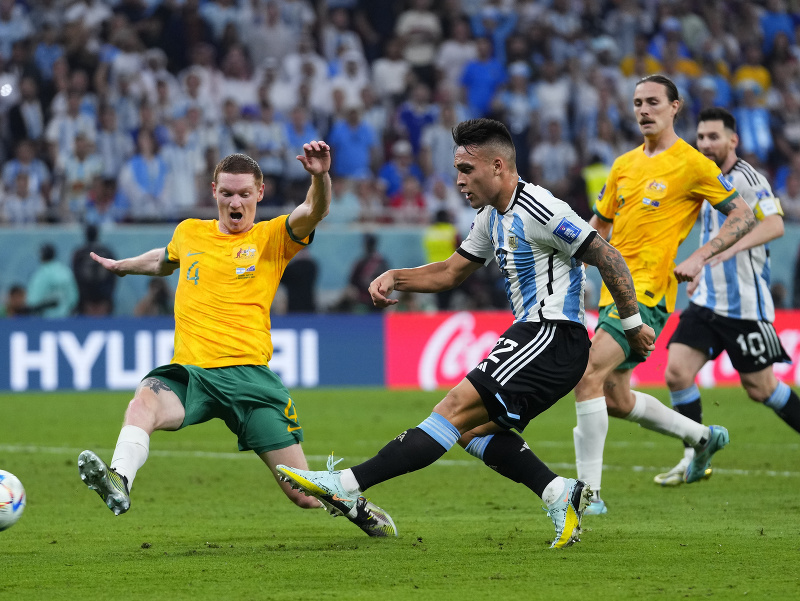 Argentínsky útočník Lautaro Martínez v zápase proti Austrálii