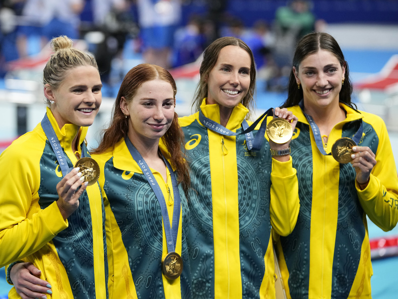 Austrálčanky v zložení Mollie O'Callaghanová, Shayna Jacková, Emma McKeonová a Meg Harrisová triumfovali v štafete 4x100 m voľným spôsobom
