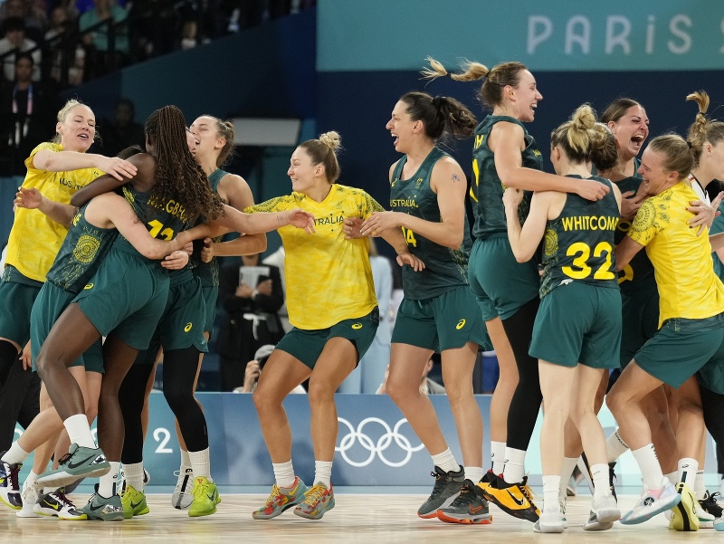 Austrálske basketbalistky sa tešia po zisku bronzu