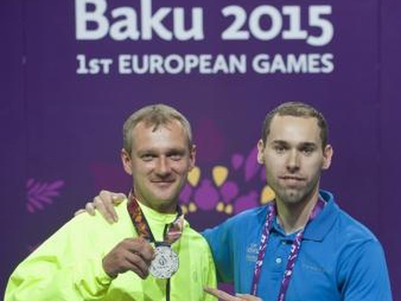 Na snímke slovenskí reprezentanti v športovej streľbe, vľavo Pavol Kopp získal striebornú medailu v kategórii ľubovoľná pištoľ 60 a vpravo Juraj Tužinský 