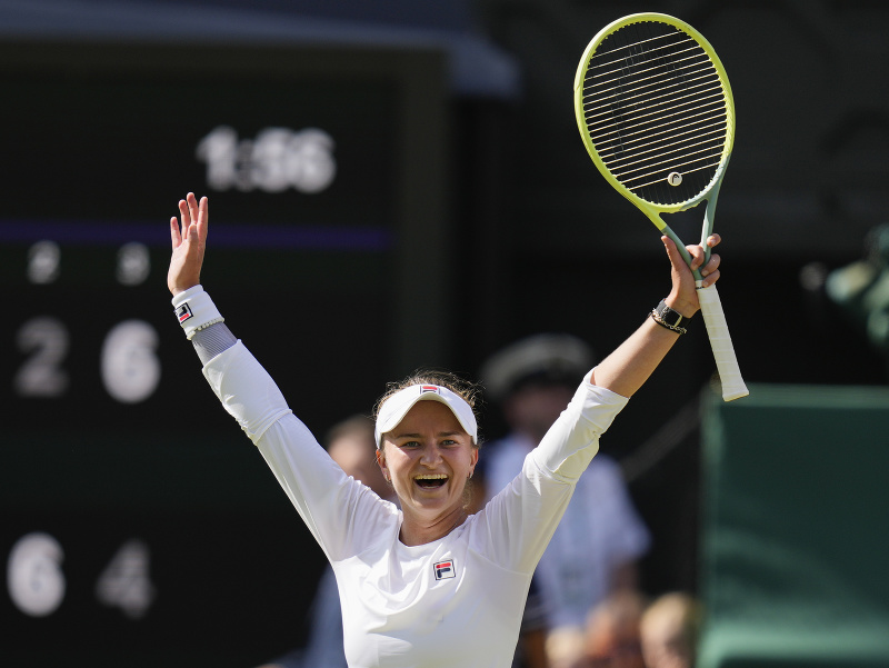 Barbora Krejčíková sa raduje z výhry vo finále Wimbledonu v roku 2024