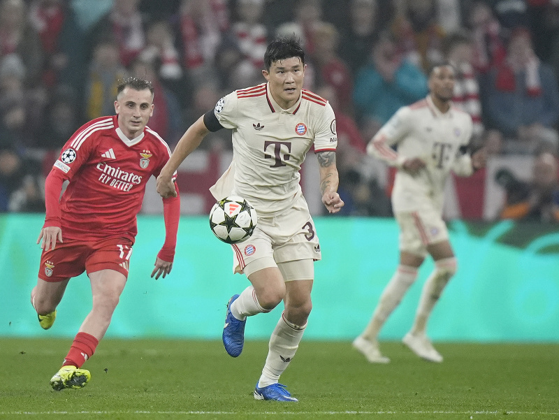 Kim Min-Jae v drese Bayernu Mníchov