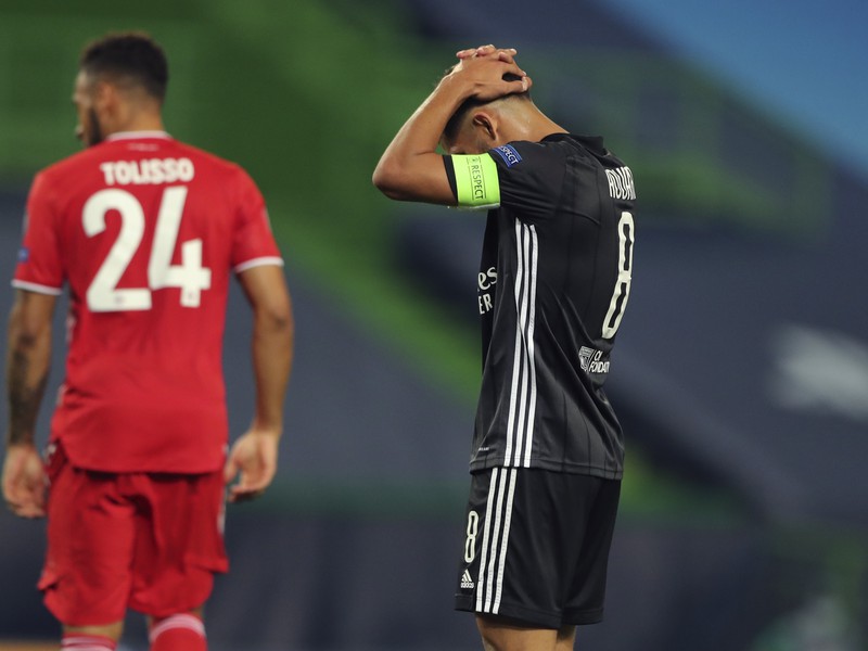 Houssem Aouar v zápase Ligy majstrov proti Bayernu