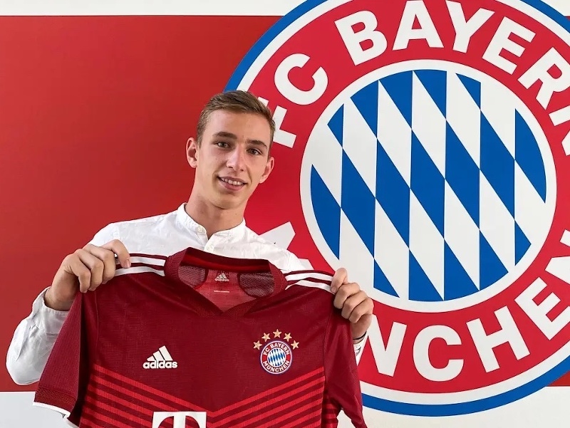 Bayern Mníchov podpísal zmluvu so 16-ročným Chorvátom Zvonarekom