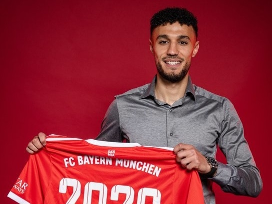 Maročan Noussair Mazraoui sa upísal Bayernu Mníchov