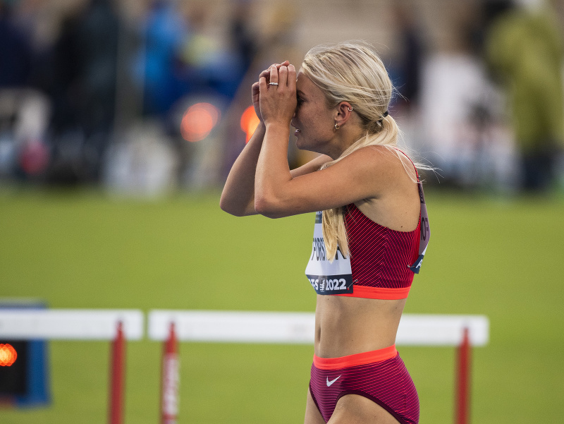 Na snímke smutná slovenská bežkyňa Viktória Forsterová v behu na 100 m žien počas 57. ročníka atletického mítingu P-T-S v Šamoríne 9. júna 2022.
