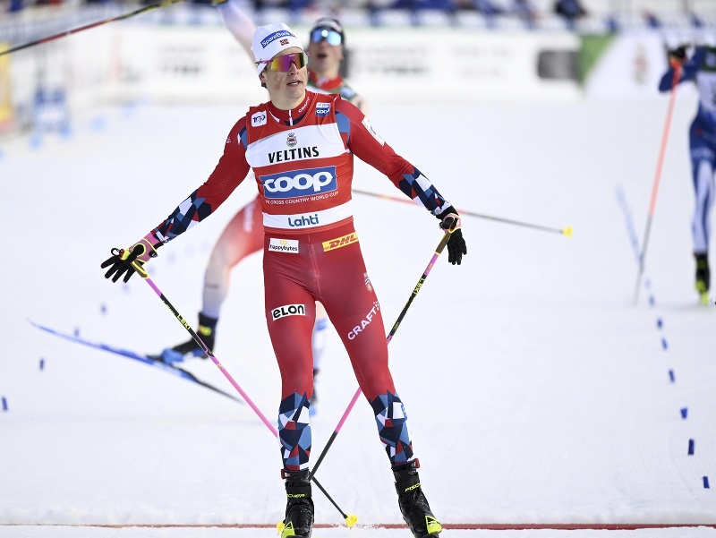 Johannes Hösflot Kläbo zvíťazil v šprinte voľnou technikou na podujatí Svetového pohára vo fínskom Lahti
