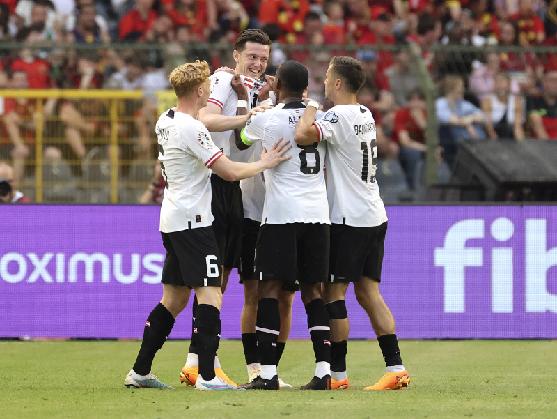 Hráči Rakúska a ich gólová radosť
