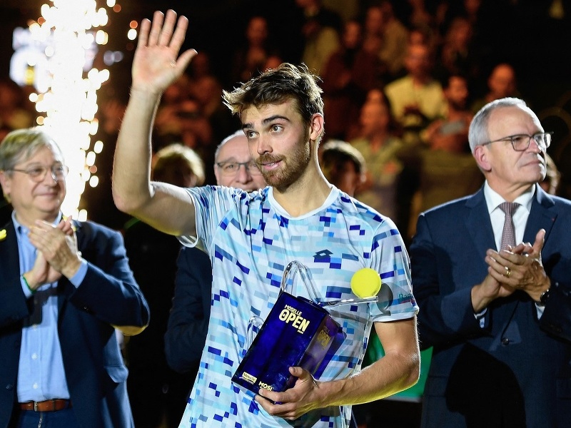 Benjamin Bonzi s trofejou
