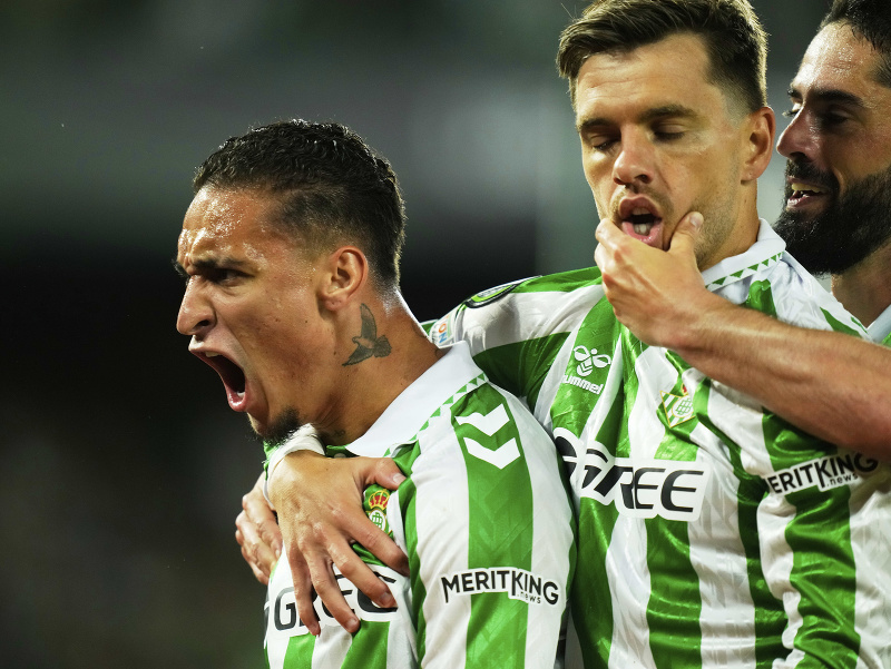 Brazílsky futbalista Antony v drese Realu Betis