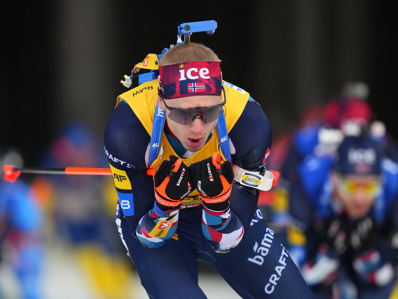 Nórsky biatlonista Johannes Thingnes Bö triumfoval v hromadných pretekoch na majstrovstvách sveta v Novom Meste na Morave. 