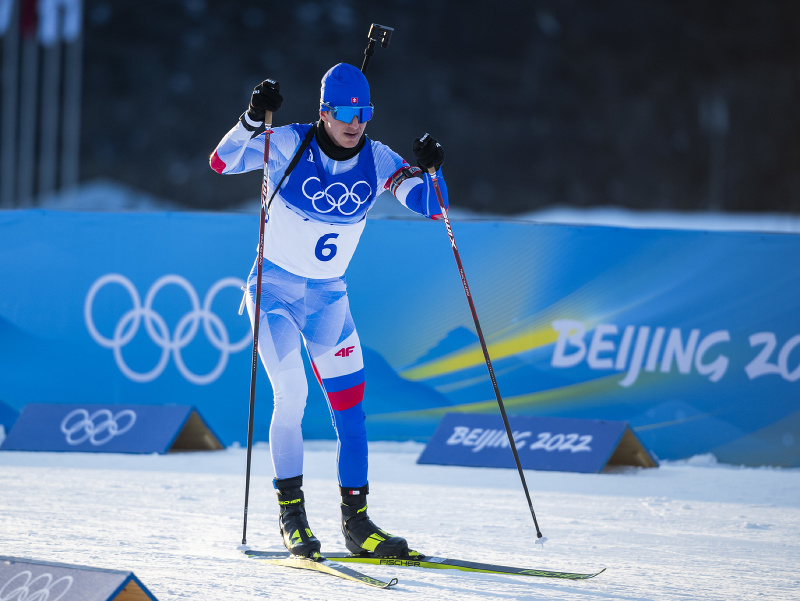 Na snímke slovenský biatlonista Michal Šima počas vytrvalostných pretekov mužov na 20 km na zimných olympijských hrách ZOH 2022 v Pekingu
