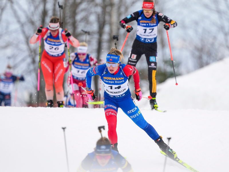 Slovenská biatlonistka Paulína Bátovská Fialková na trati počas pretekov Svetového pohára s hromadným štartom na 12,5 km v nórskom Holmenkollene