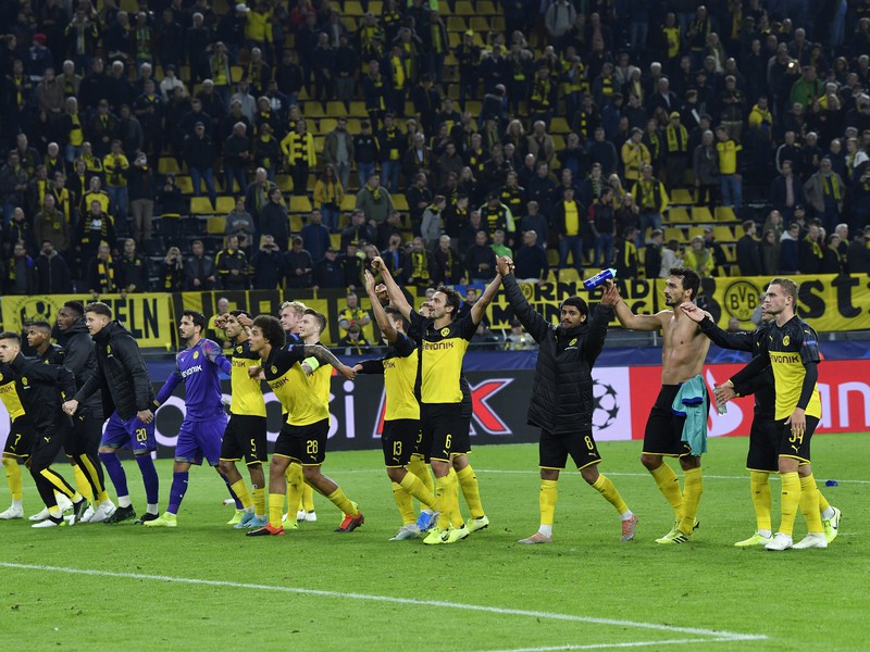 Ďakovačka hráčov Borussie Dortmund s fanúšikmi