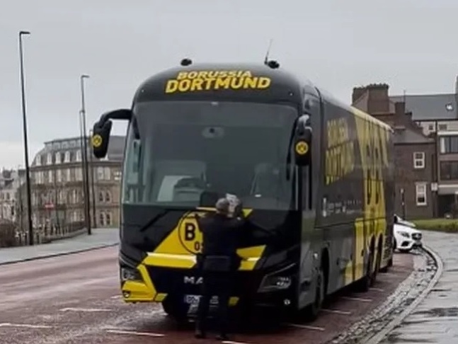 Tímový autobus BVB dostal pokutu