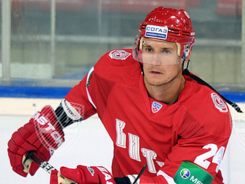 Branislav Mezei ešte v drese Víťaza Podolsk v KHL