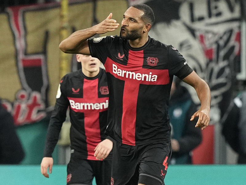 Obranca Leverkusenu Jonathan Tah