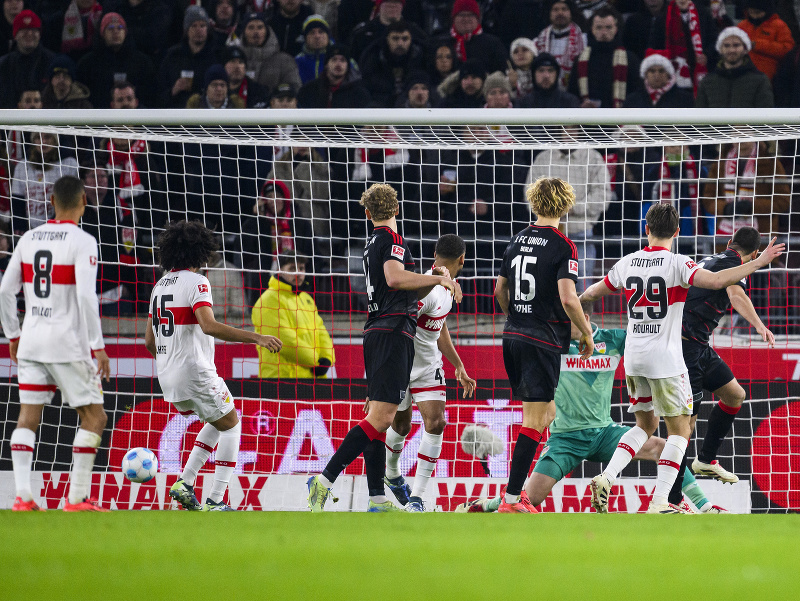 Rani Khedira strieľa gól