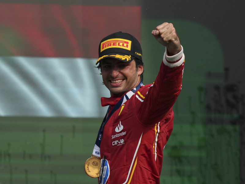 Carlos Sainz a jeho víťazné oslavy po triumfe na Veľkej cene Mexika F1