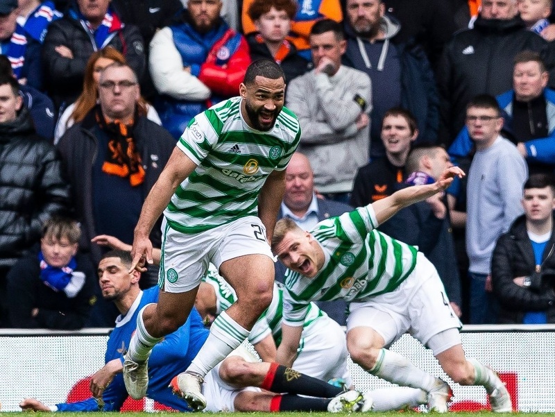 Cameron Carter-Vickers oslavuje víťazný gól Celticu
