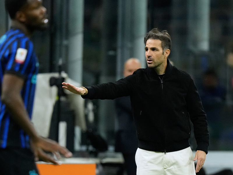 Hlavný tréner Coma Cesc Fabregas 