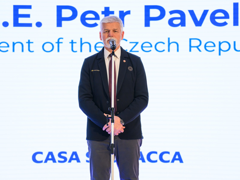 Český prezident Petr Pavel hovorí počas otvorenia Slovenského olympijského domu - Casa Slovacca na zimných olympijských hrách v Miláne