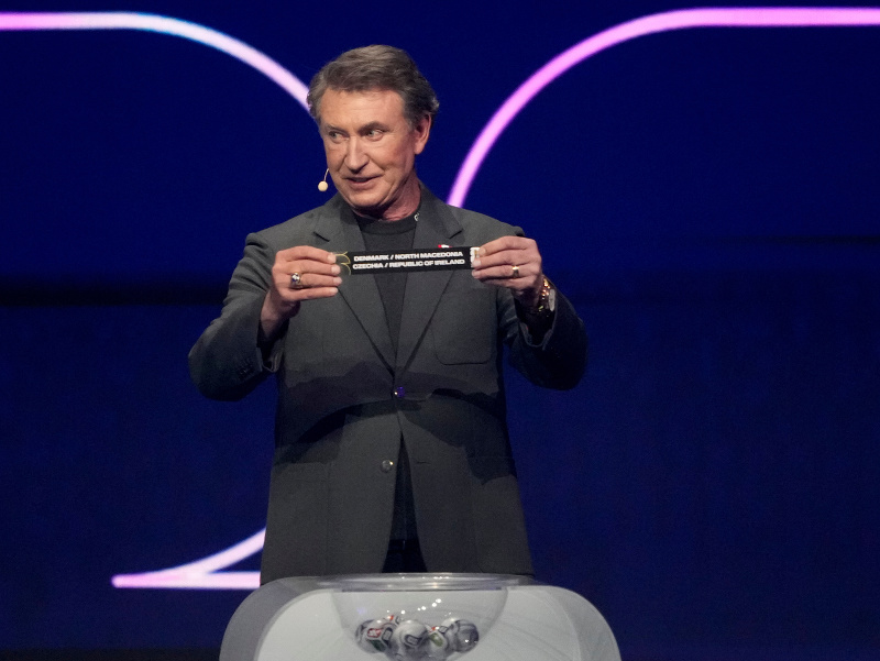 Wayne Gretzky vyžreboval Česko