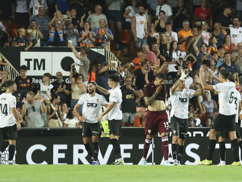 Futbalisti CF Valencia na domácom štadióne Mestalla
