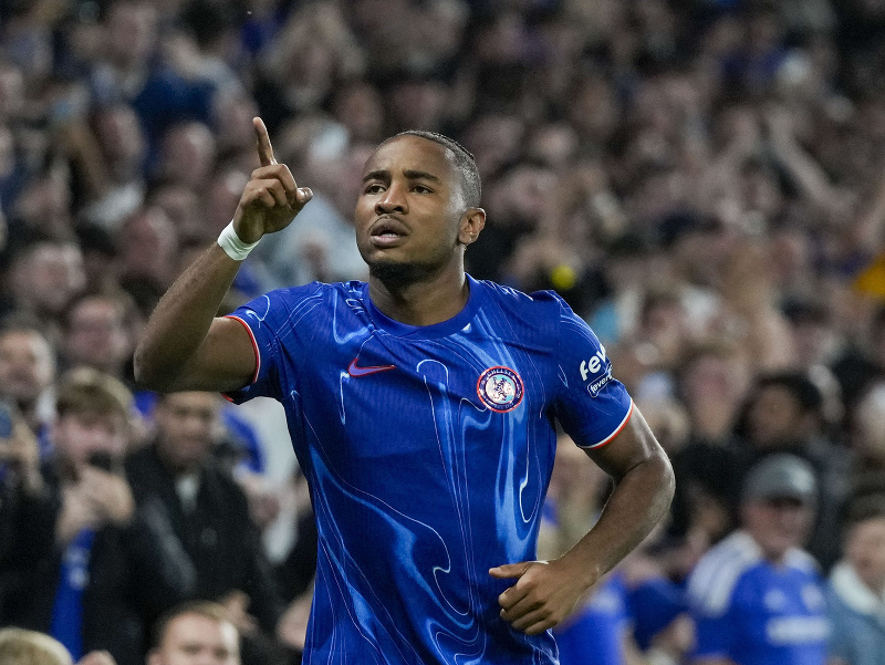 Christopher Nkunku oslavuje strelený gól v drese Chelsea