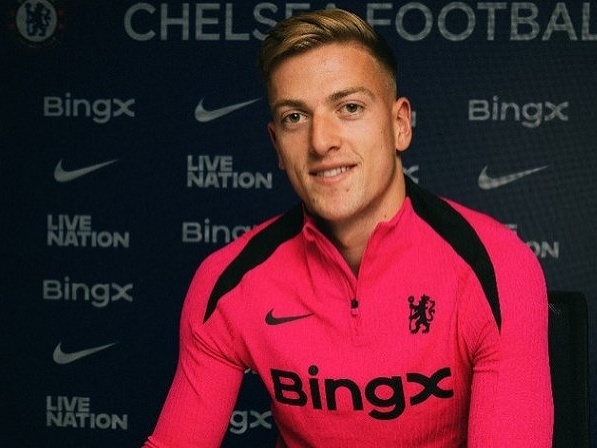  Futbalistov Chelsea posilnil pred majstrovstvami sveta klubov útočník Liam Delap 