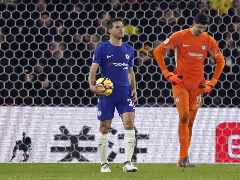 Thibaut Courtois a frustrovaní hráči Chelsea