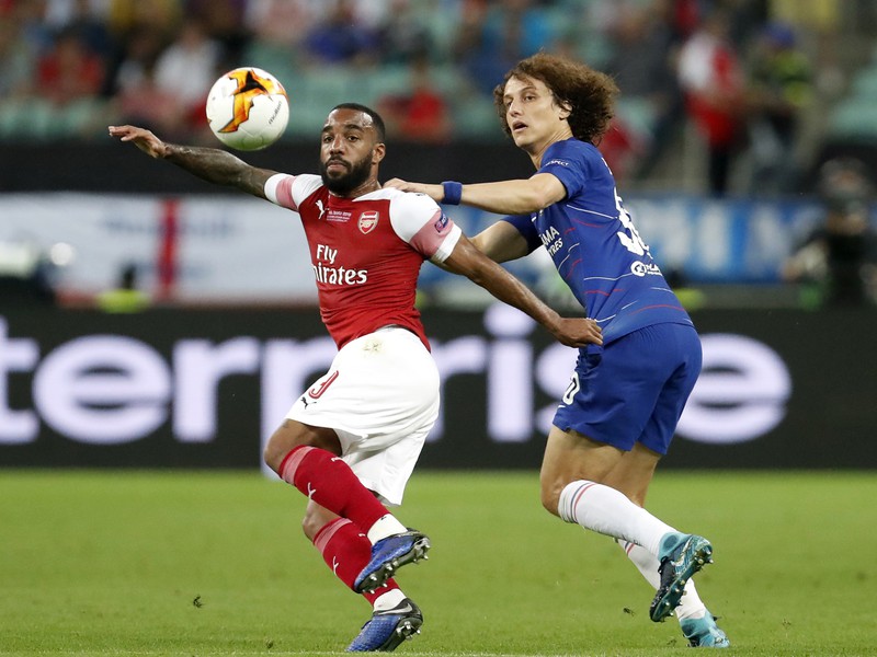 David Luiz bráni Alexa Lacazettea