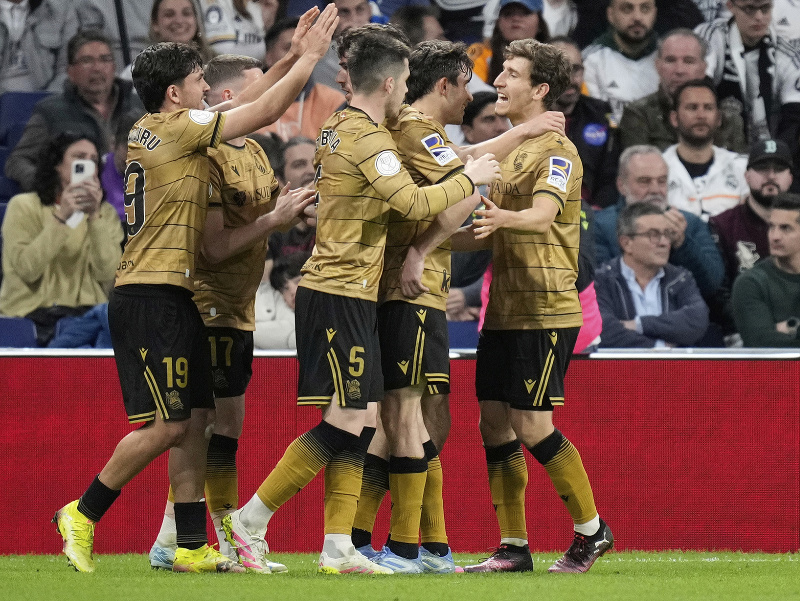Hráči Realu Sociedad oslavujú gól