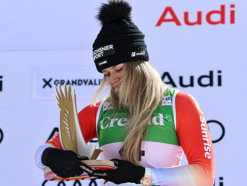 Švajčiarska lyžiarka Corinne Suterová triumfovala v piatkovom zjazde Svetového pohára v andorrskom stredisku Soldeu.