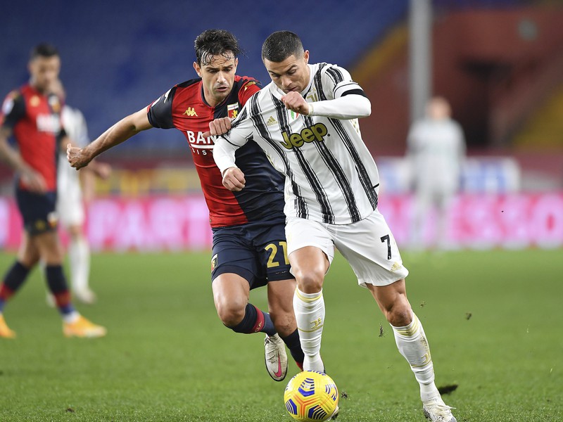 Cristiano Ronaldo s loptou